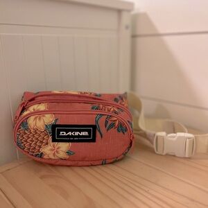 Dakine Hip Bag NWOT